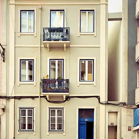 View With Rooftop Apartament Lizbona