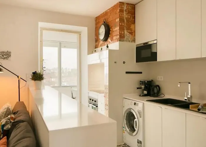 Apartment View With Rooftop Lisbon