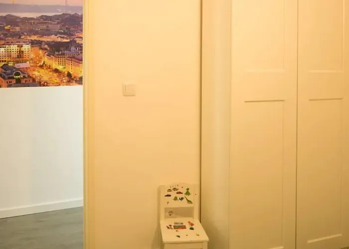 View With Rooftop Apartment *