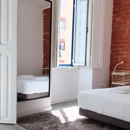 View With Rooftop Лиссабон