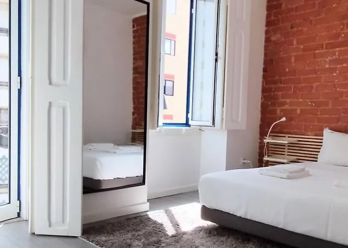 View With Rooftop Lisboa